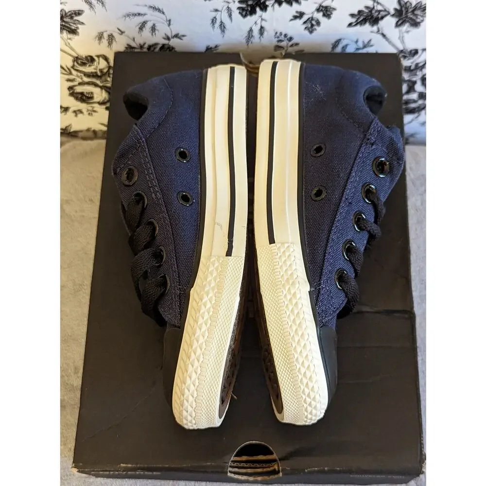 NWT Converse Navy White Chuck Taylor Street Slip Athletic Juniors 12